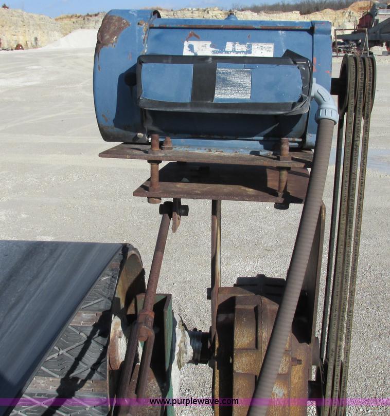 image for item F4735 Telesmith stacking conveyor