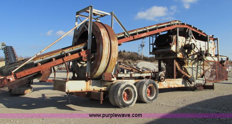 image for item F4737 Cedar Rapids three deck portable screen