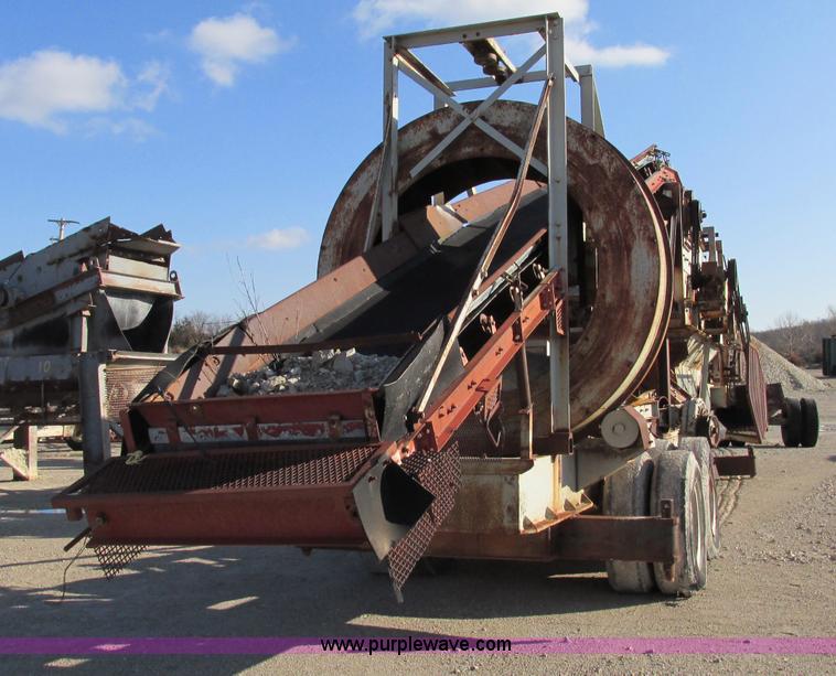 image for item F4737 Cedar Rapids three deck portable screen