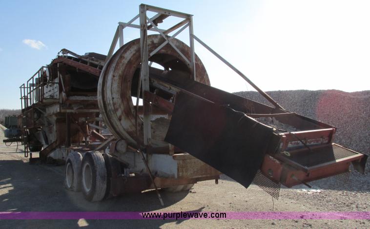 image for item F4737 Cedar Rapids three deck portable screen