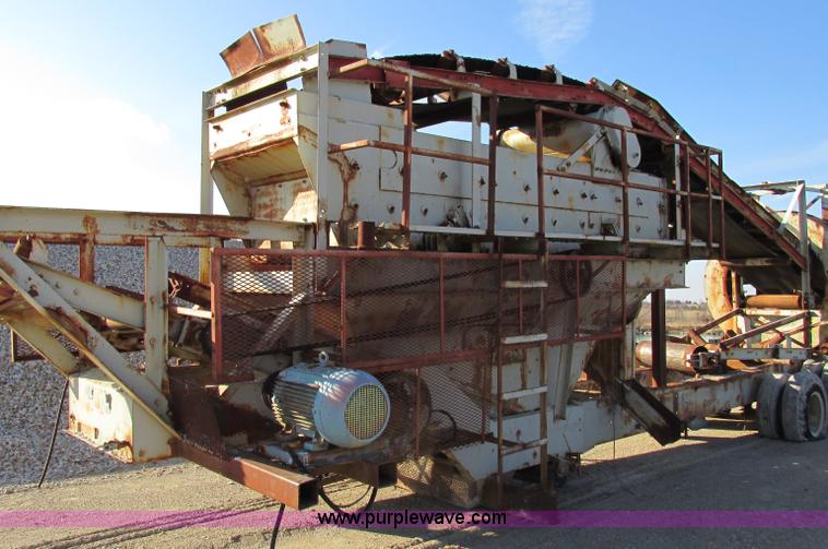 image for item F4737 Cedar Rapids three deck portable screen