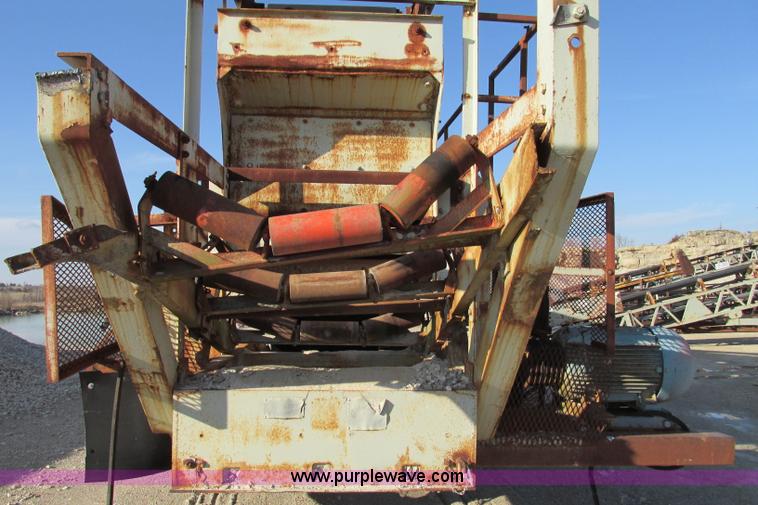 image for item F4737 Cedar Rapids three deck portable screen