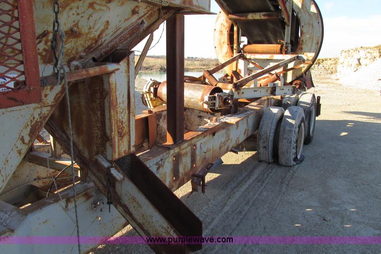 image for item F4737 Cedar Rapids three deck portable screen