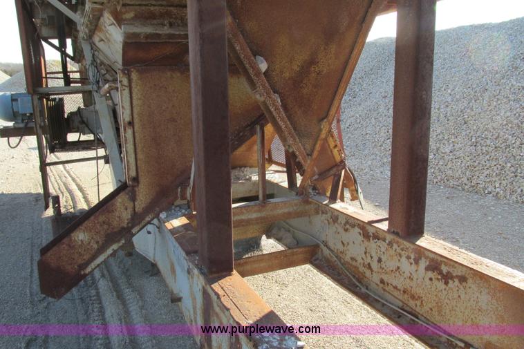 image for item F4737 Cedar Rapids three deck portable screen