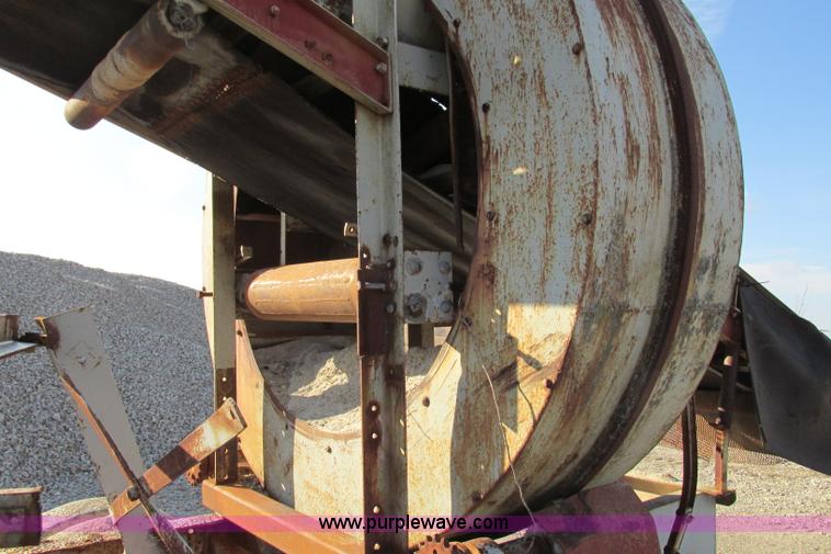 image for item F4737 Cedar Rapids three deck portable screen