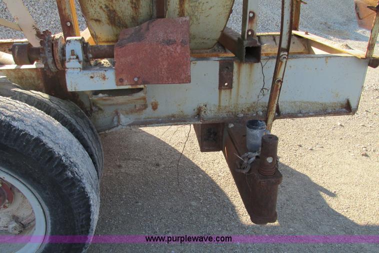 image for item F4737 Cedar Rapids three deck portable screen