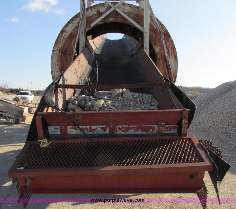 image for item F4737 Cedar Rapids three deck portable screen