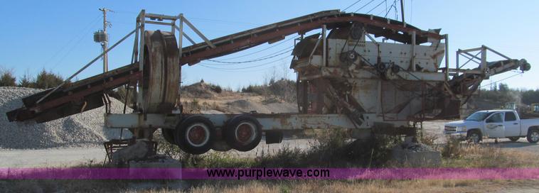 image for item F4737 Cedar Rapids three deck portable screen