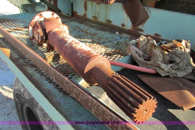 image for item F4738 Detroit eight cylinder power unit