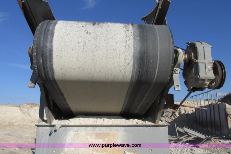 image for item F4740 Missouri Rogers 2436 portable jaw crusher
