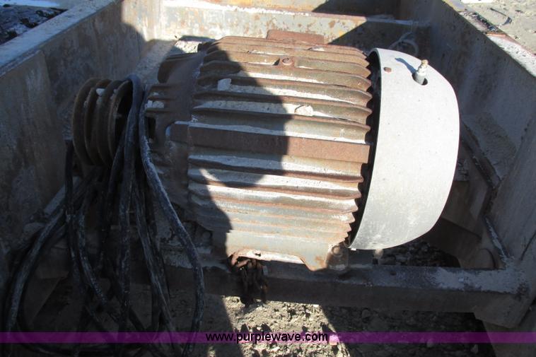 image for item F4740 Missouri Rogers 2436 portable jaw crusher