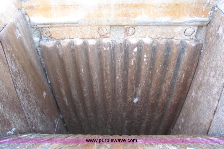 image for item F4740 Missouri Rogers 2436 portable jaw crusher