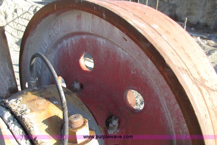 image for item F4740 Missouri Rogers 2436 portable jaw crusher