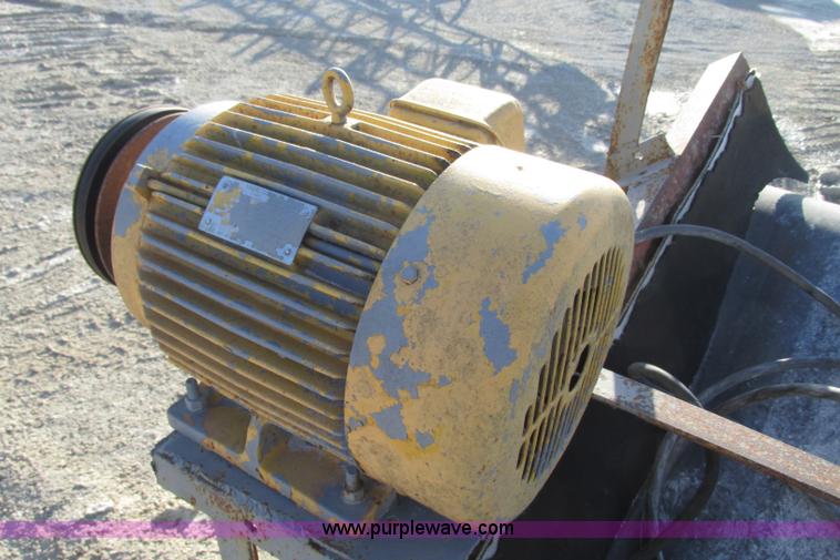 image for item F4740 Missouri Rogers 2436 portable jaw crusher