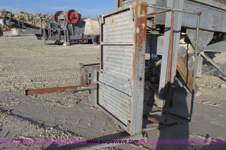 image for item F4740 Missouri Rogers 2436 portable jaw crusher