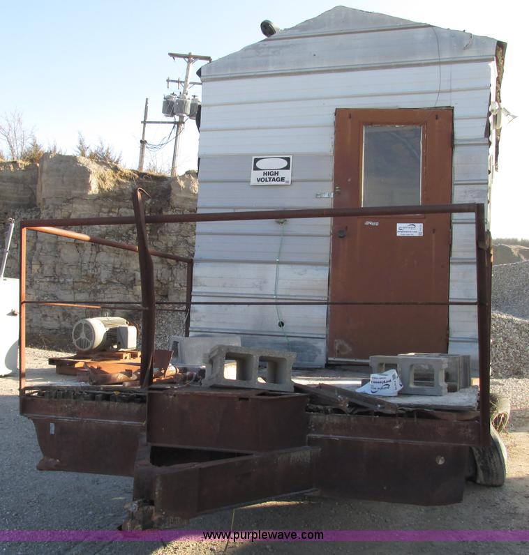 image for item F4743 Plant control house