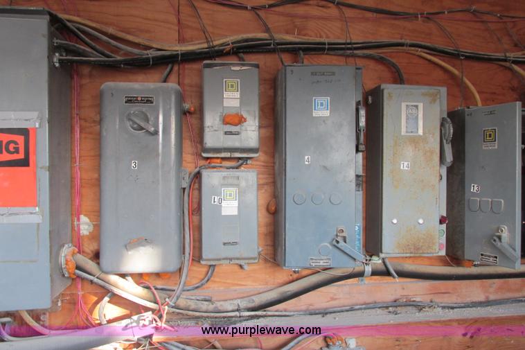 image for item F4743 Plant control house