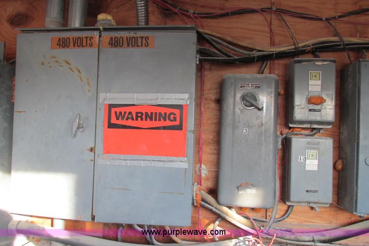 image for item F4743 Plant control house