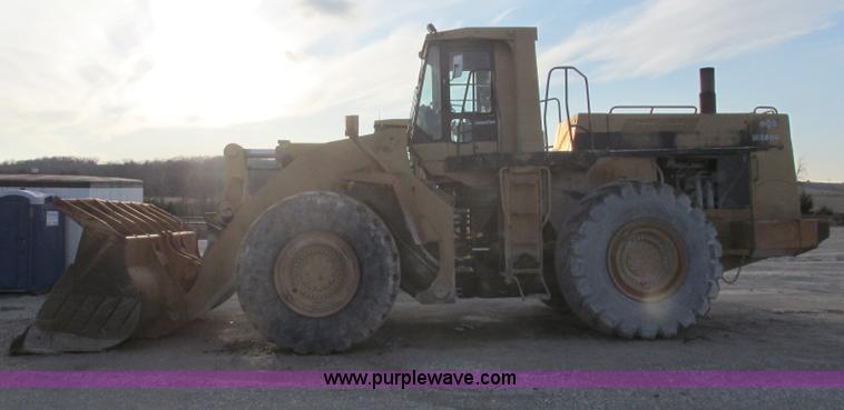 image for item F4746 1989 Komatsu WA600-1L  wheel loader