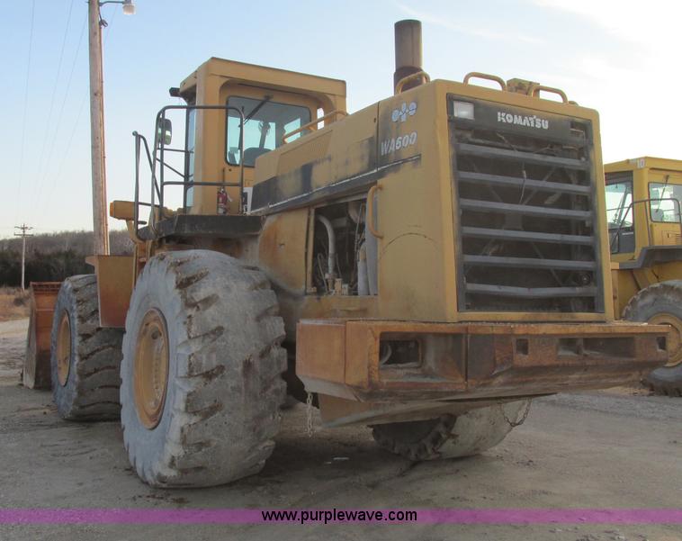 image for item F4746 1989 Komatsu WA600-1L  wheel loader