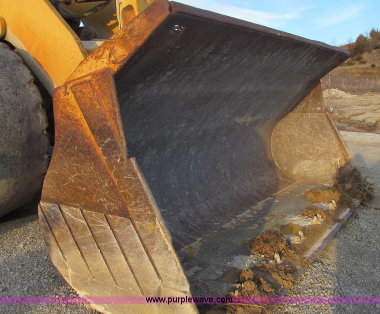 image for item F4746 1989 Komatsu WA600-1L  wheel loader