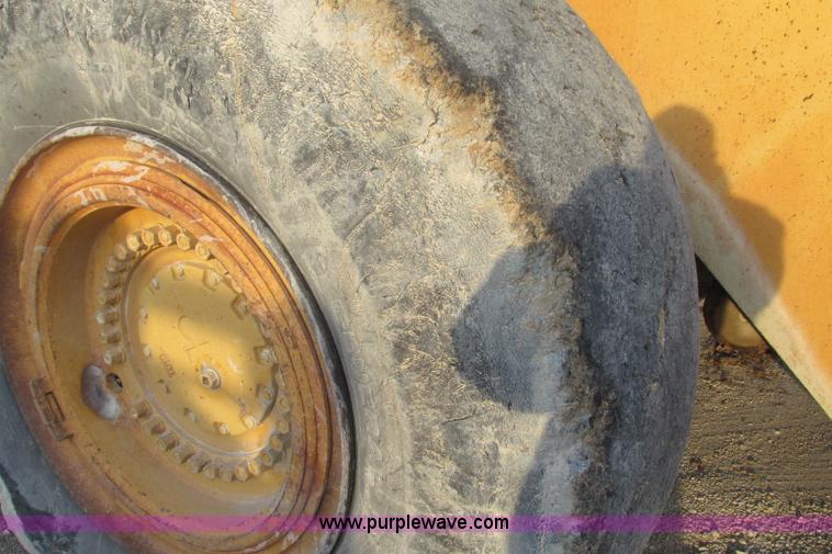 image for item F4746 1989 Komatsu WA600-1L  wheel loader