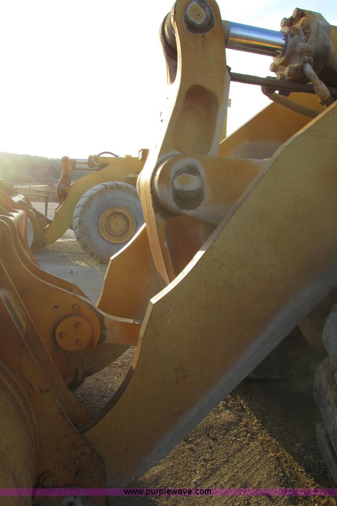 image for item F4746 1989 Komatsu WA600-1L  wheel loader