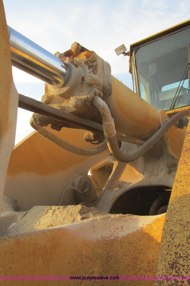 image for item F4746 1989 Komatsu WA600-1L  wheel loader