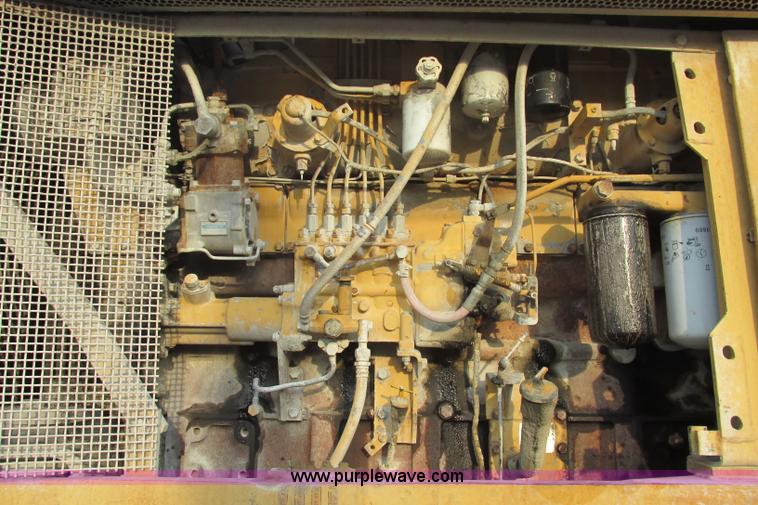 image for item F4746 1989 Komatsu WA600-1L  wheel loader