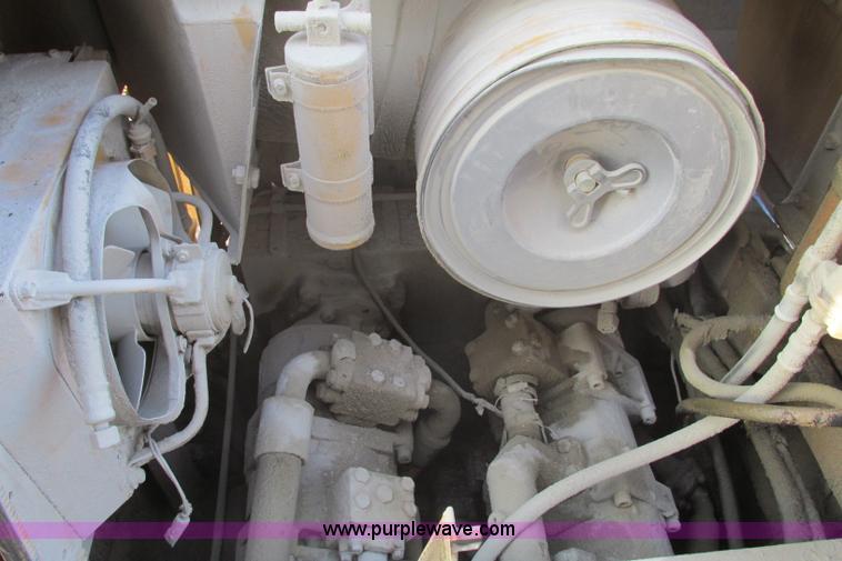 image for item F4746 1989 Komatsu WA600-1L  wheel loader