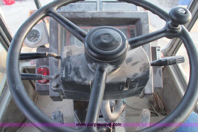 image for item F4746 1989 Komatsu WA600-1L  wheel loader