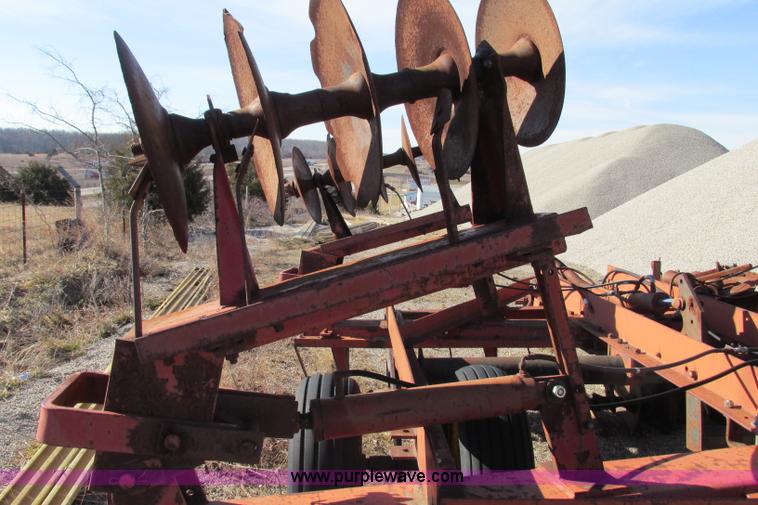 image for item F4748 International Harvester disk