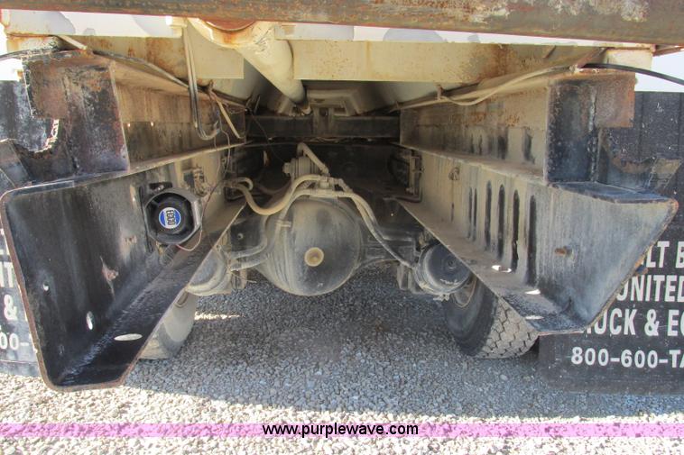 image for item F4749 1982 International Paystar 5000 water truck