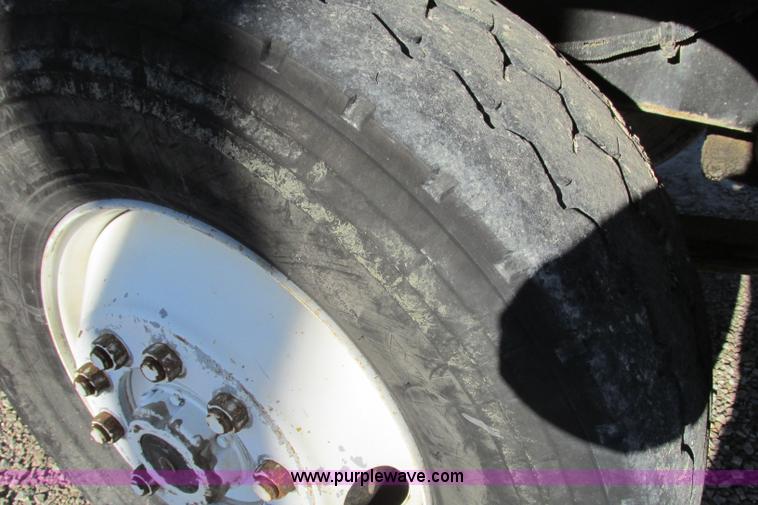 image for item F4749 1982 International Paystar 5000 water truck