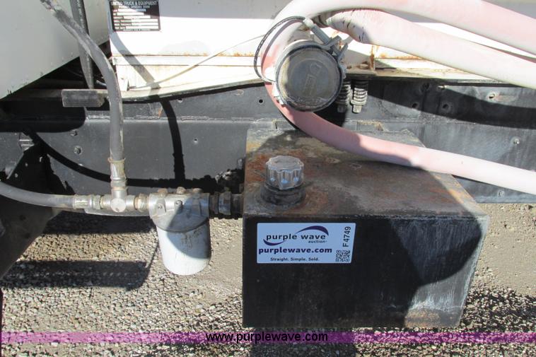 image for item F4749 1982 International Paystar 5000 water truck