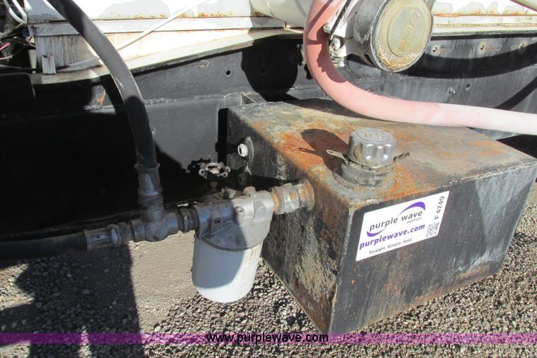 image for item F4749 1982 International Paystar 5000 water truck