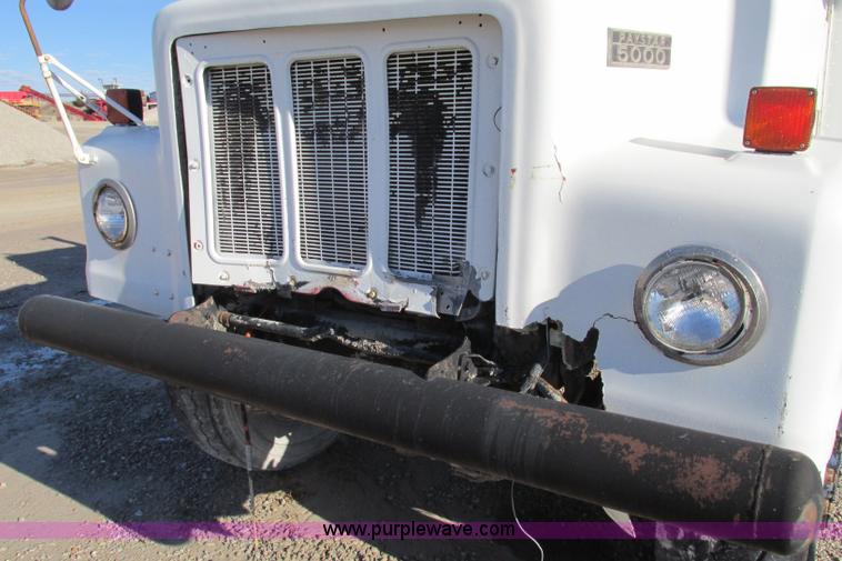 image for item F4749 1982 International Paystar 5000 water truck