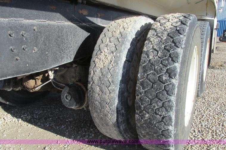 image for item F4749 1982 International Paystar 5000 water truck