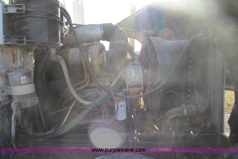 image for item F4749 1982 International Paystar 5000 water truck