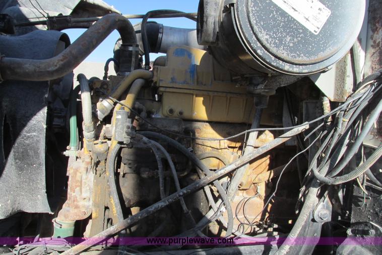 image for item F4749 1982 International Paystar 5000 water truck