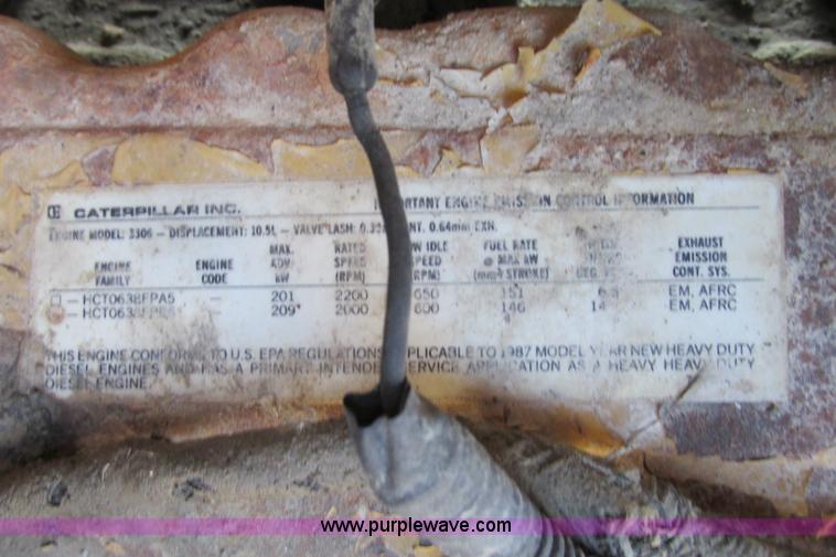 image for item F4749 1982 International Paystar 5000 water truck