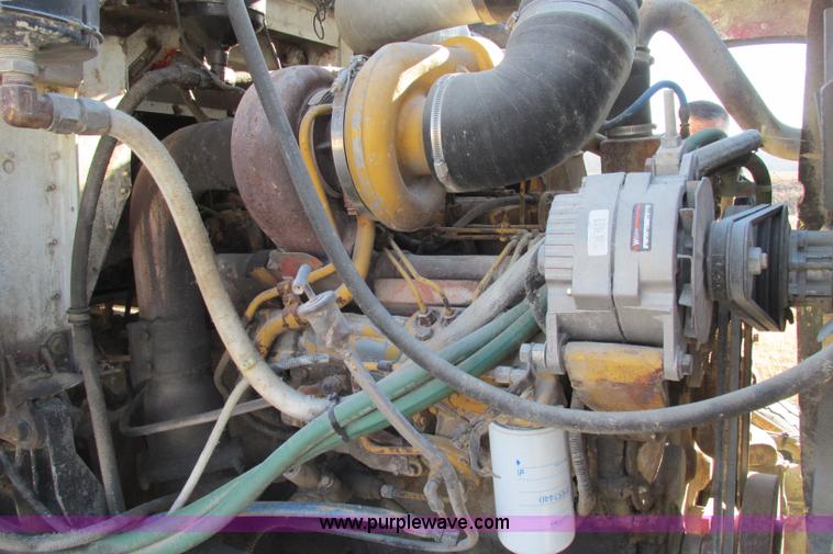 image for item F4749 1982 International Paystar 5000 water truck