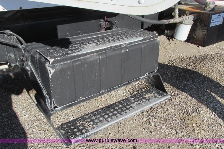 image for item F4749 1982 International Paystar 5000 water truck