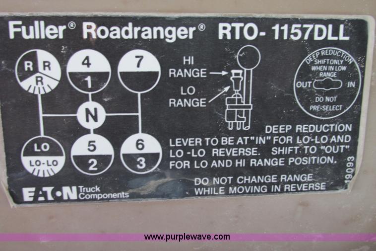 image for item F4749 1982 International Paystar 5000 water truck