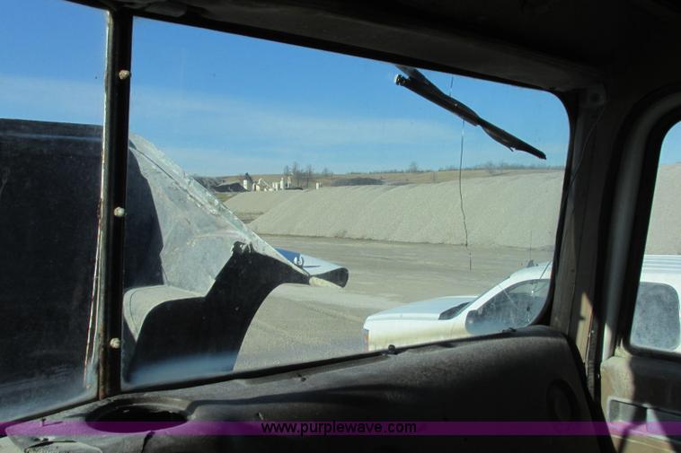 image for item F4749 1982 International Paystar 5000 water truck