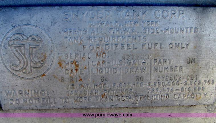 image for item F4749 1982 International Paystar 5000 water truck