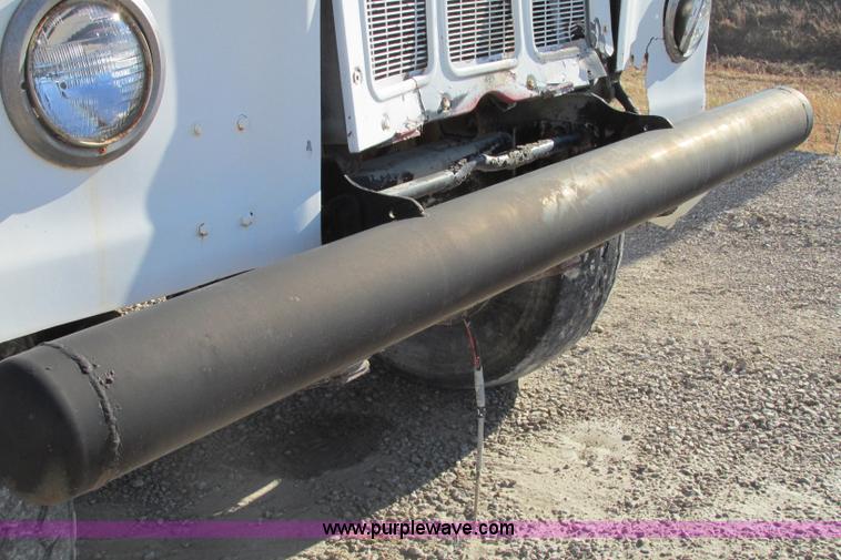 image for item F4749 1982 International Paystar 5000 water truck