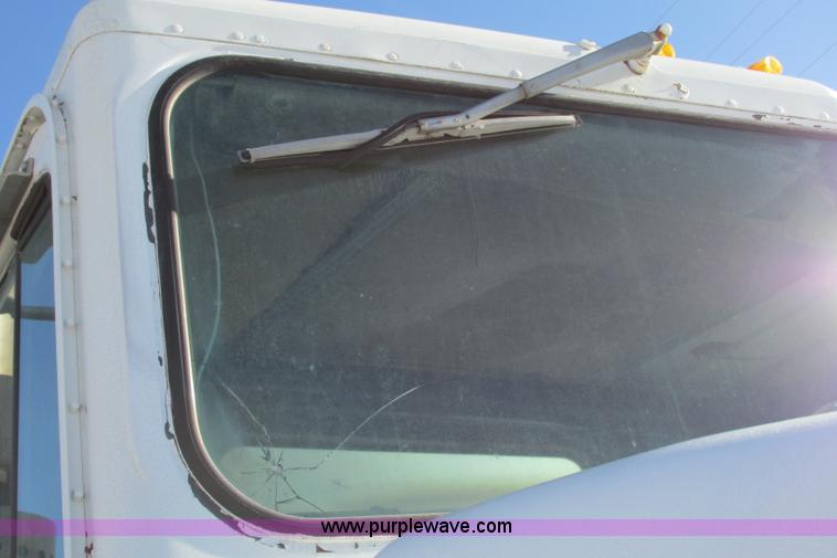 image for item F4749 1982 International Paystar 5000 water truck