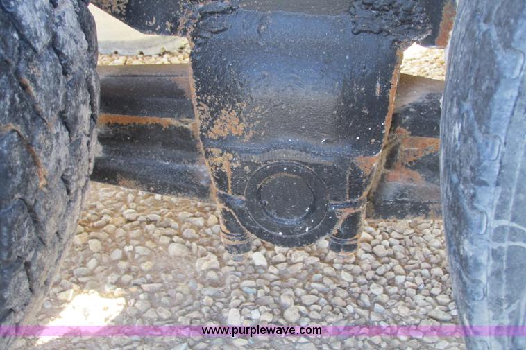 image for item F4749 1982 International Paystar 5000 water truck