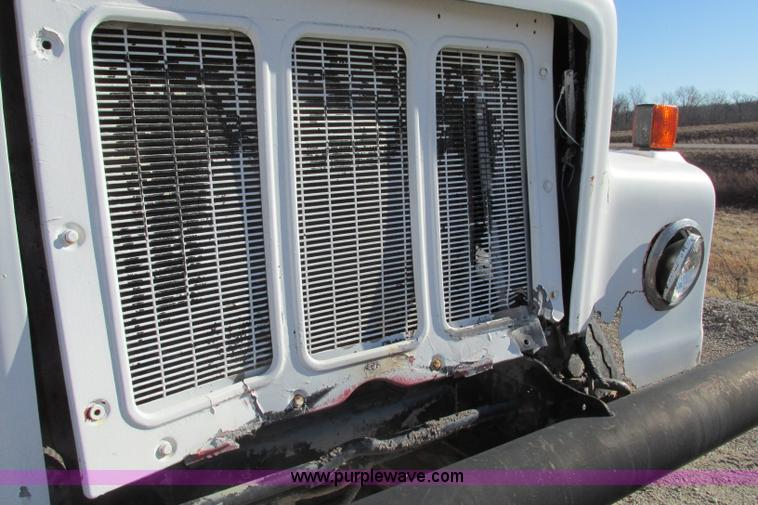 image for item F4749 1982 International Paystar 5000 water truck